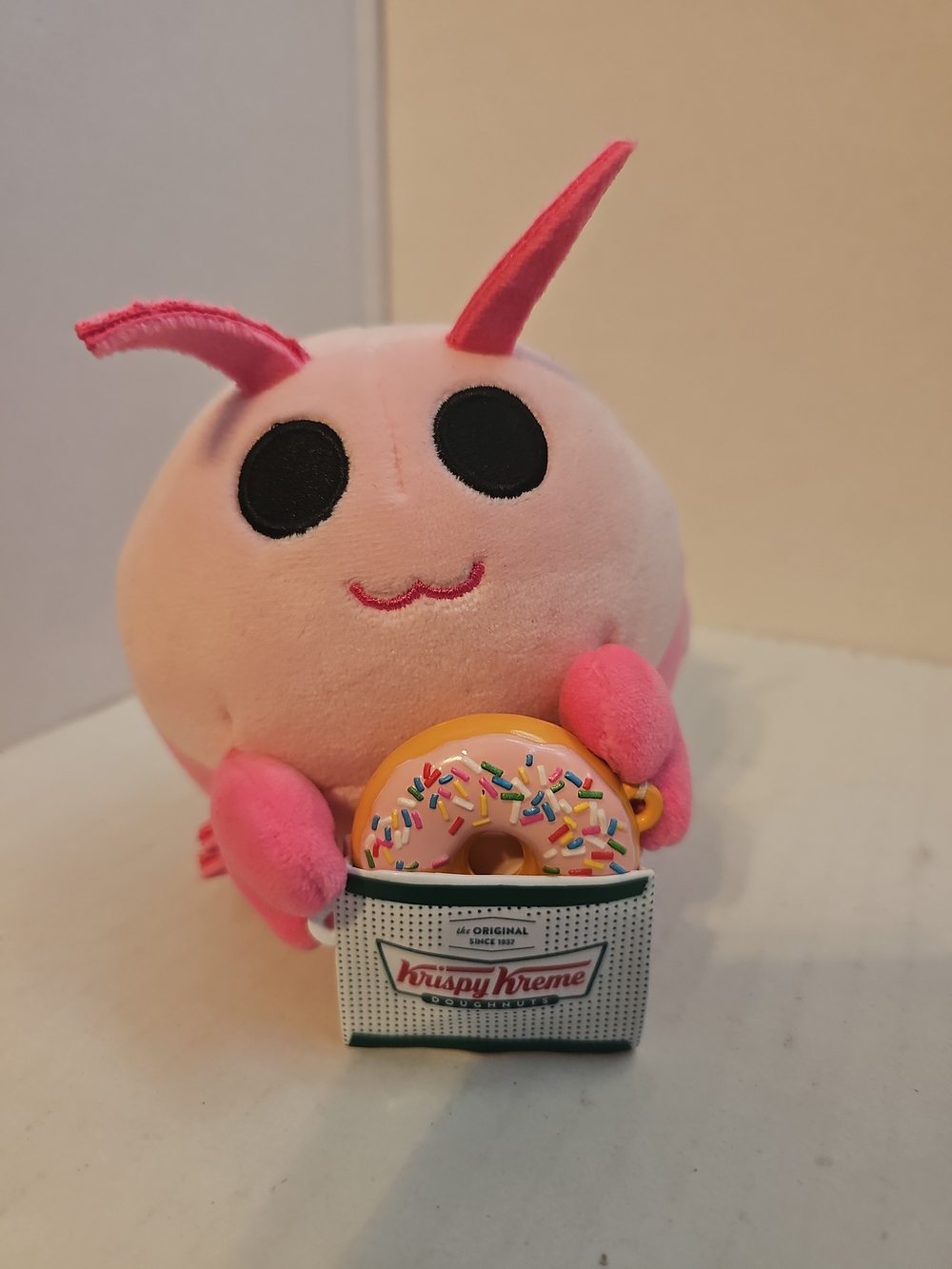 Zuru Snackles Plush Lily The Shrimp With Krispy Kreme Donuts